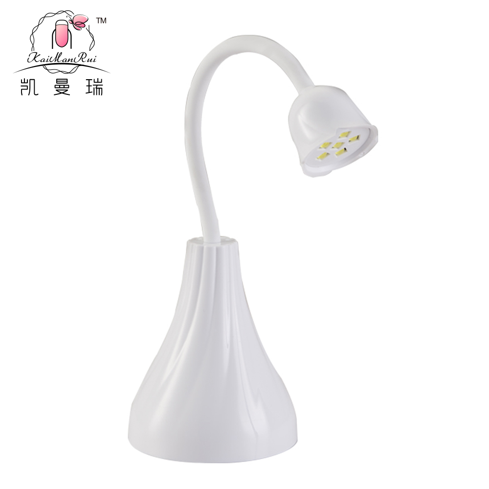 Đèn led làm móng cho đầu móng tay giả